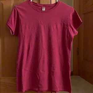 Pink cotton Gildan t-shirt